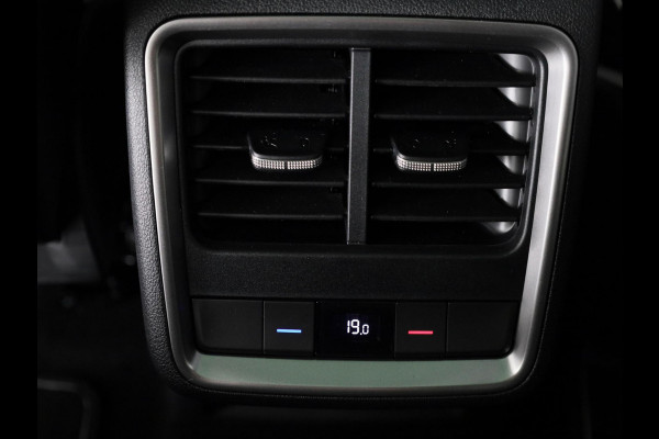 Škoda Enyaq 60 Sportline 204 pk | Panoramadak | Adaptive Cruise Control | Blind Spot | Škoda Enyaq 60 Sportline 204 pk | Panoramadak | Adaptive Cruise Control | Blind Spot |