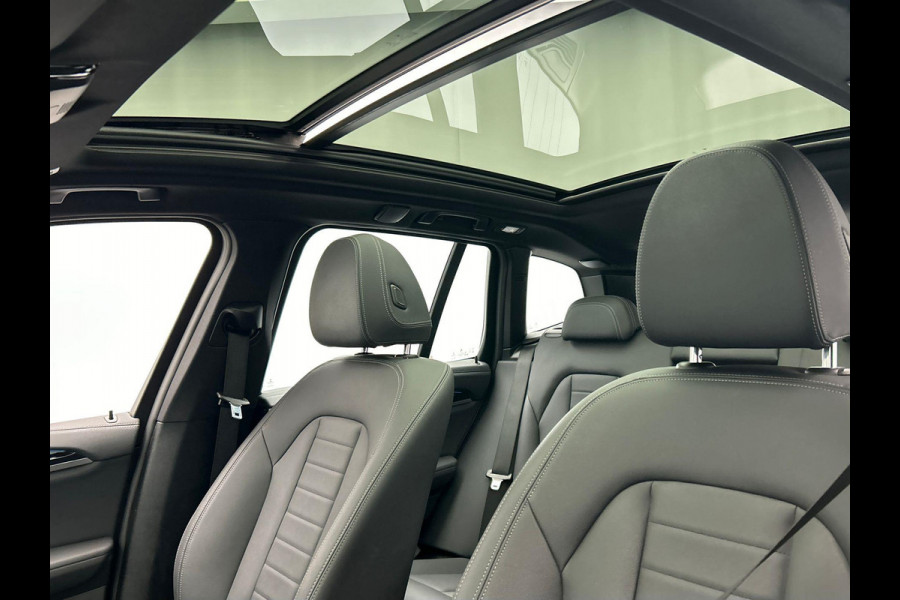 BMW iX3 Executive 80 kWh * SOH 98% * Pano/dak Trekhaak Camera Origineel NL