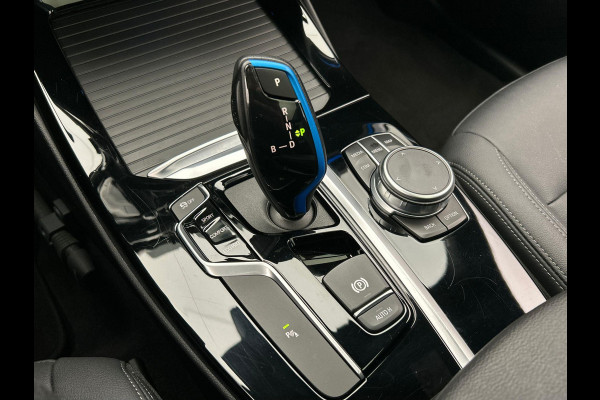 BMW iX3 Executive 80 kWh * SOH 98% * Pano/dak Trekhaak Camera Origineel NL