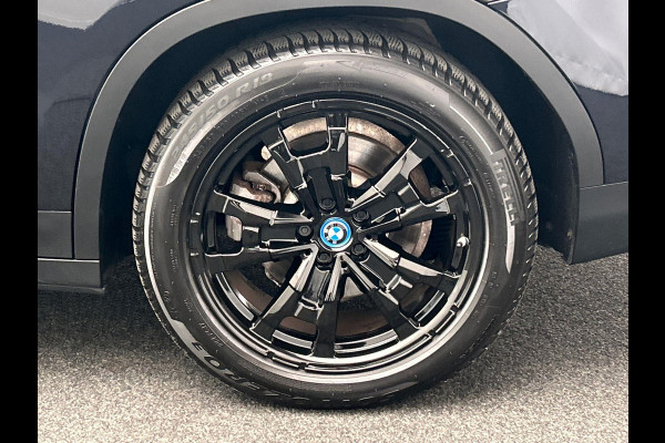 BMW iX3 Executive 80 kWh * SOH 98% * Pano/dak Trekhaak Camera Origineel NL