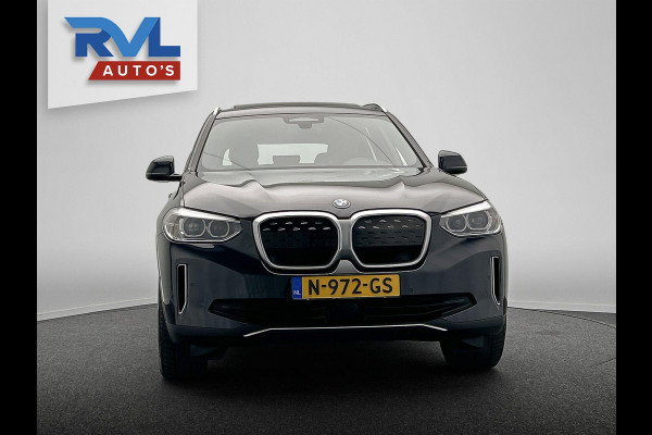 BMW iX3 Executive 80 kWh * SOH 98% * Pano/dak Trekhaak Camera Origineel NL