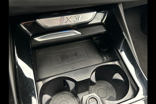 BMW iX3 Executive 80 kWh * SOH 98% * Pano/dak Trekhaak Camera Origineel NL