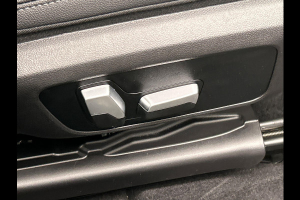 BMW iX3 Executive 80 kWh * SOH 98% * Pano/dak Trekhaak Camera Origineel NL