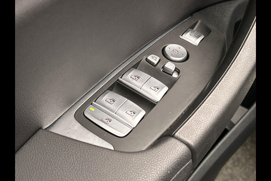 BMW iX3 Executive 80 kWh * SOH 98% * Pano/dak Trekhaak Camera Origineel NL