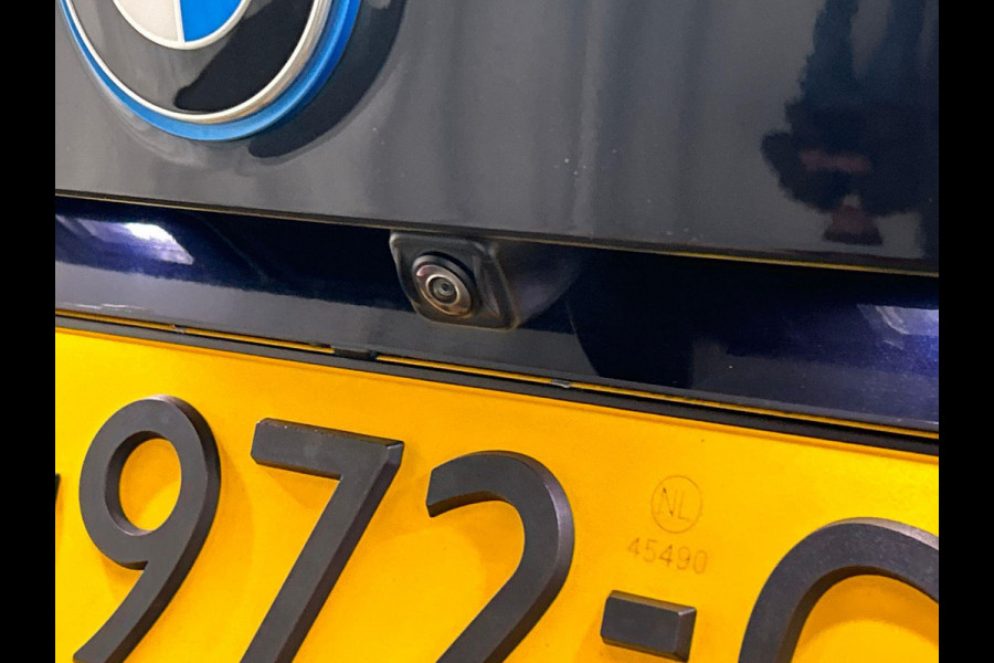 BMW iX3 Executive 80 kWh * SOH 98% * Pano/dak Trekhaak Camera Origineel NL