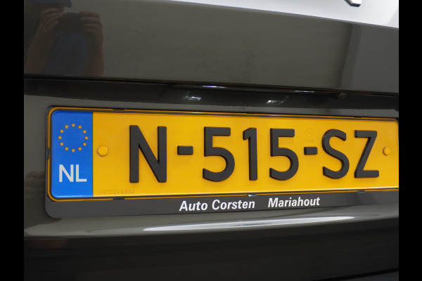 Volvo V60 2.0T AUT-7 Inscription Leer MHEV Apple Carplay Android Auto Harman&Kardon®-Hifi Camera Adap.Cruise Elek.Stoelen Stuur+Stoelverwa Lmv 18" Led Elek. Achterklep Regen-Lichtsensor Collision Avoidance Bluetooth Wifi 1e Eigenaar €50.755 Nieuwprijs Zeer compleet MHEV-Mild-Hybrid 1.800kg trekvermogen