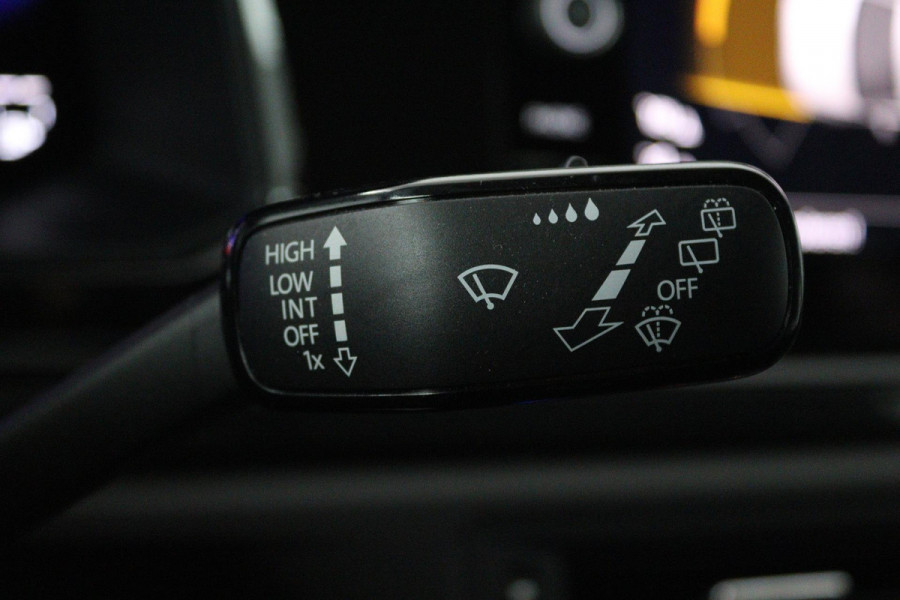 Volkswagen Polo 1.0 TSI Life Business