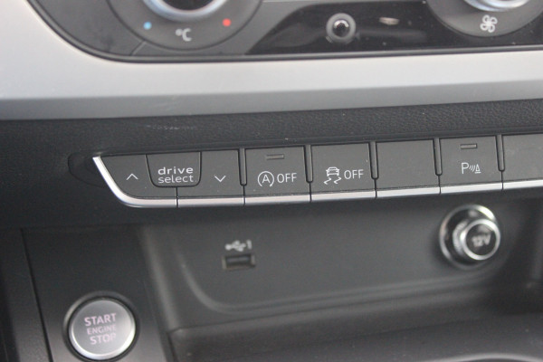 Audi A4 Avant 35 TFSI Launch edition Sport / Leder / Virtual Cockpit / Navigatie / Parkeerhulp V+A / 18'' / Stoelverwarming / Cruise Control