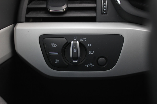 Audi A4 Avant 35 TFSI Launch edition Sport / Leder / Virtual Cockpit / Navigatie / Parkeerhulp V+A / 18'' / Stoelverwarming / Cruise Control
