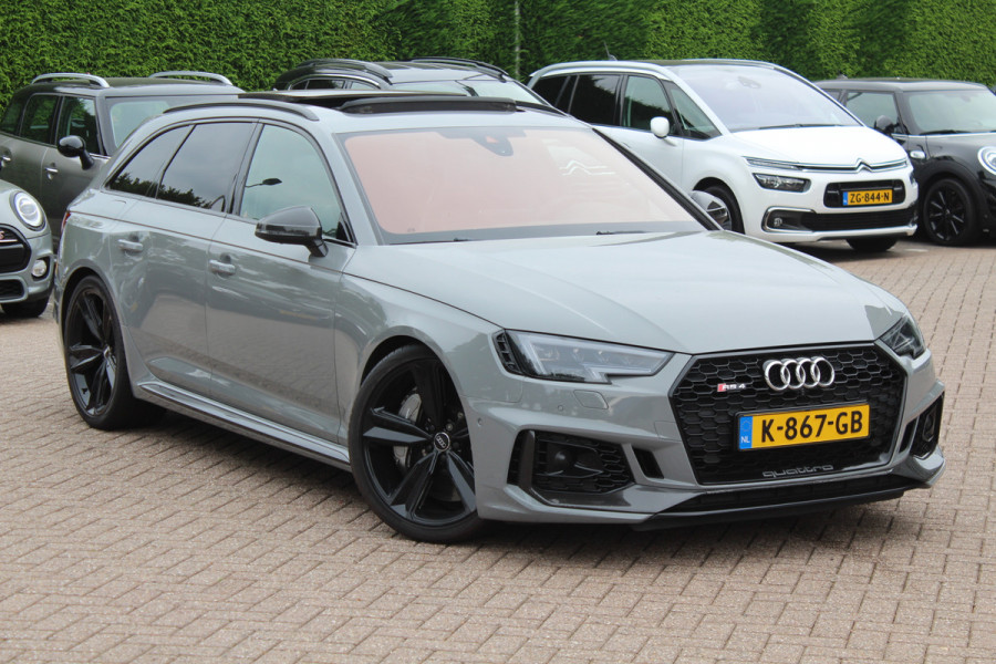 Audi RS4 Avant 2.9 TFSI quattro / Full option / Keramisch / Panoramadak / 360Camera / Carbon / Head-up / Sportuitlaat / 20'' / Luxe Leder / Dodehoek / Virtual Cockpit / Stoelmassage / B&O Audi RS4 Avant 2.9 TFSI quattro / Full option / Keramisch / Panoramadak / 360Camera / Carbon / Head-up / Sportuitlaat / 20'' / Luxe Leder / Dodehoek / Virtual Cockpit / Stoelmassage / B&O