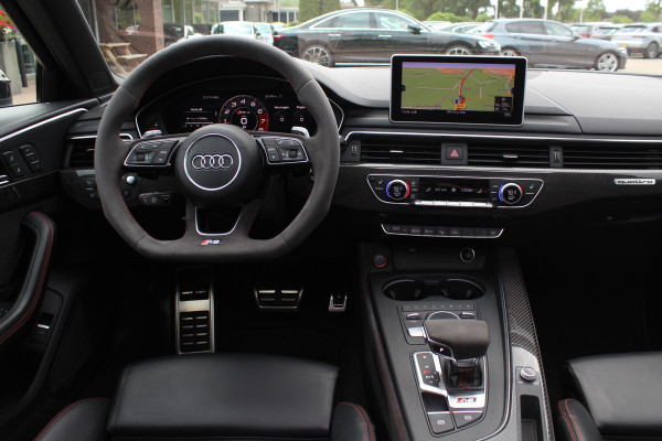 Audi RS4 Avant 2.9 TFSI quattro / Full option / Keramisch / Panoramadak / 360Camera / Carbon / Head-up / Sportuitlaat / 20'' / Luxe Leder / Dodehoek / Virtual Cockpit / Stoelmassage / B&O Audi RS4 Avant 2.9 TFSI quattro / Full option / Keramisch / Panoramadak / 360Camera / Carbon / Head-up / Sportuitlaat / 20'' / Luxe Leder / Dodehoek / Virtual Cockpit / Stoelmassage / B&O