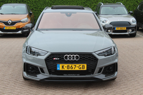 Audi RS4 Avant 2.9 TFSI quattro / Full option / Keramisch / Panoramadak / 360Camera / Carbon / Head-up / Sportuitlaat / 20'' / Luxe Leder / Dodehoek / Virtual Cockpit / Stoelmassage / B&O Audi RS4 Avant 2.9 TFSI quattro / Full option / Keramisch / Panoramadak / 360Camera / Carbon / Head-up / Sportuitlaat / 20'' / Luxe Leder / Dodehoek / Virtual Cockpit / Stoelmassage / B&O