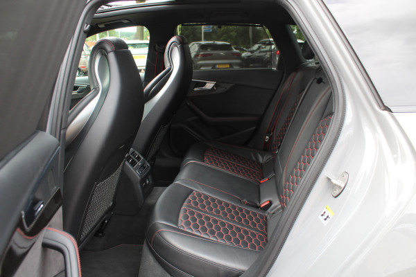 Audi RS4 Avant 2.9 TFSI quattro / Full option / Keramisch / Panoramadak / 360Camera / Carbon / Head-up / Sportuitlaat / 20'' / Luxe Leder / Dodehoek / Virtual Cockpit / Stoelmassage / B&O Audi RS4 Avant 2.9 TFSI quattro / Full option / Keramisch / Panoramadak / 360Camera / Carbon / Head-up / Sportuitlaat / 20'' / Luxe Leder / Dodehoek / Virtual Cockpit / Stoelmassage / B&O
