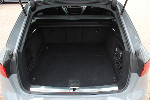 Audi RS4 Avant 2.9 TFSI quattro / Full option / Keramisch / Panoramadak / 360Camera / Carbon / Head-up / Sportuitlaat / 20'' / Luxe Leder / Dodehoek / Virtual Cockpit / Stoelmassage / B&O Audi RS4 Avant 2.9 TFSI quattro / Full option / Keramisch / Panoramadak / 360Camera / Carbon / Head-up / Sportuitlaat / 20'' / Luxe Leder / Dodehoek / Virtual Cockpit / Stoelmassage / B&O