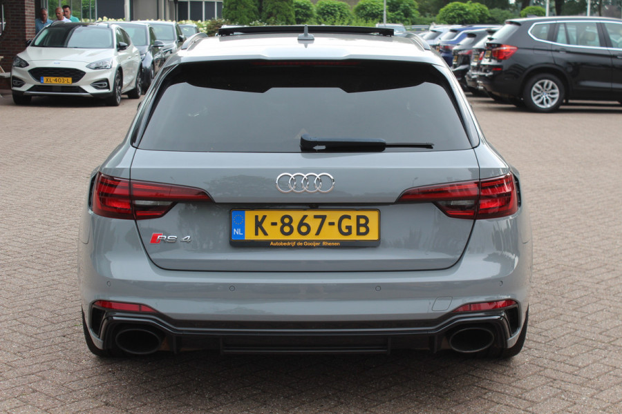 Audi RS4 Avant 2.9 TFSI quattro / Full option / Keramisch / Panoramadak / 360Camera / Carbon / Head-up / Sportuitlaat / 20'' / Luxe Leder / Dodehoek / Virtual Cockpit / Stoelmassage / B&O Audi RS4 Avant 2.9 TFSI quattro / Full option / Keramisch / Panoramadak / 360Camera / Carbon / Head-up / Sportuitlaat / 20'' / Luxe Leder / Dodehoek / Virtual Cockpit / Stoelmassage / B&O