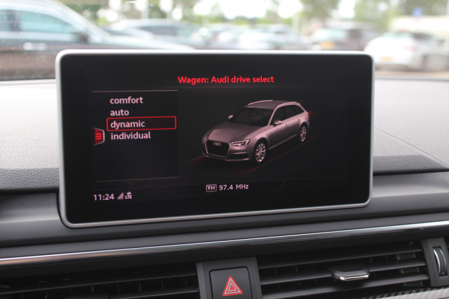 Audi RS4 Avant 2.9 TFSI quattro / Full option / Keramisch / Panoramadak / 360Camera / Carbon / Head-up / Sportuitlaat / 20'' / Luxe Leder / Dodehoek / Virtual Cockpit / Stoelmassage / B&O Audi RS4 Avant 2.9 TFSI quattro / Full option / Keramisch / Panoramadak / 360Camera / Carbon / Head-up / Sportuitlaat / 20'' / Luxe Leder / Dodehoek / Virtual Cockpit / Stoelmassage / B&O