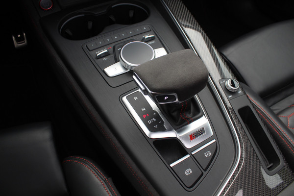 Audi RS4 Avant 2.9 TFSI quattro / Full option / Keramisch / Panoramadak / 360Camera / Carbon / Head-up / Sportuitlaat / 20'' / Luxe Leder / Dodehoek / Virtual Cockpit / Stoelmassage / B&O Audi RS4 Avant 2.9 TFSI quattro / Full option / Keramisch / Panoramadak / 360Camera / Carbon / Head-up / Sportuitlaat / 20'' / Luxe Leder / Dodehoek / Virtual Cockpit / Stoelmassage / B&O