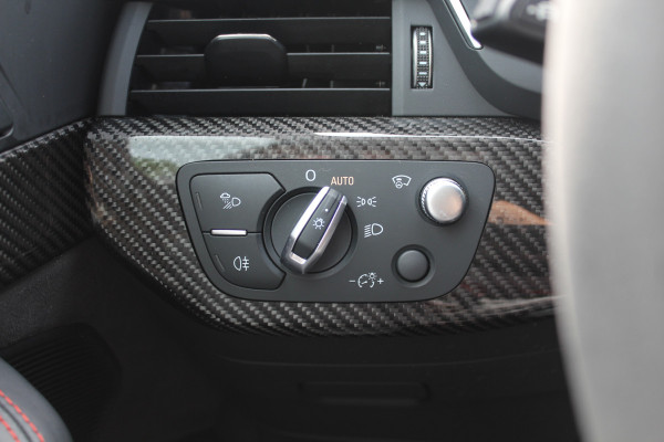 Audi RS4 Avant 2.9 TFSI quattro / Full option / Keramisch / Panoramadak / 360Camera / Carbon / Head-up / Sportuitlaat / 20'' / Luxe Leder / Dodehoek / Virtual Cockpit / Stoelmassage / B&O Audi RS4 Avant 2.9 TFSI quattro / Full option / Keramisch / Panoramadak / 360Camera / Carbon / Head-up / Sportuitlaat / 20'' / Luxe Leder / Dodehoek / Virtual Cockpit / Stoelmassage / B&O
