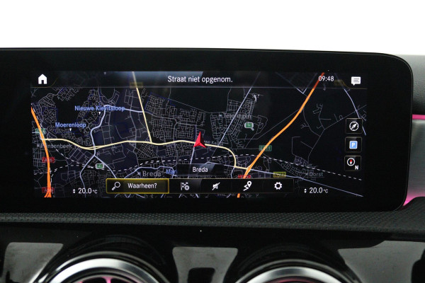 Mercedes-Benz A-Klasse 180 Business Solution AMG (PANORAMADAK, SFEERVERLICHTING, STOELVERWARMING, ELEKTR STOELEN, SENSOREN)