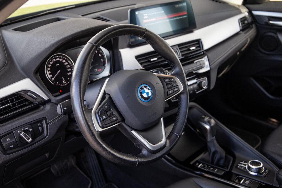 BMW X2 xDrive25e Executive CAMERA / LEDER / PLUG IN HYBRID / STOELVERWARMING