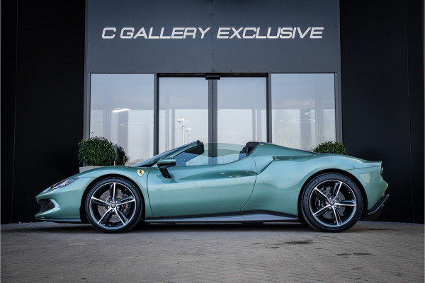 Ferrari 296 GTS 3.0 V6 - Verde Francesca | Spyder l 830PK! l Race Display l Racing Seats | Carbon