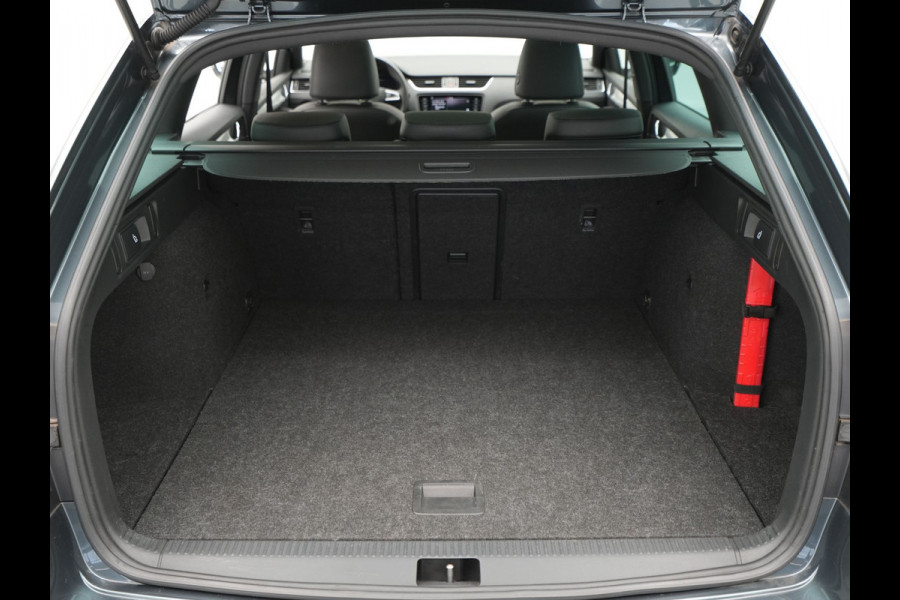 Škoda Octavia Combi 1.5 TSI 150pk DSG Greentech Business Edition Panorama Trekhaak Stoelverwarming Carplay 189 Škoda Octavia Combi 1.5 TSI 150pk DSG Greentech Business Edition Panorama Trekhaak Stoelverwarming Carplay 189