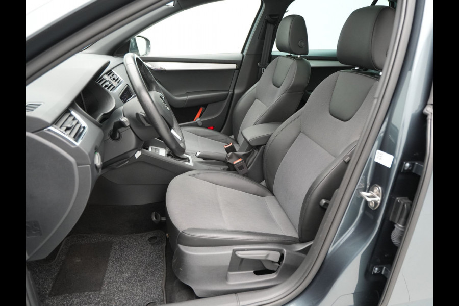 Škoda Octavia Combi 1.5 TSI 150pk DSG Greentech Business Edition Panorama Trekhaak Stoelverwarming Carplay 189 Škoda Octavia Combi 1.5 TSI 150pk DSG Greentech Business Edition Panorama Trekhaak Stoelverwarming Carplay 189
