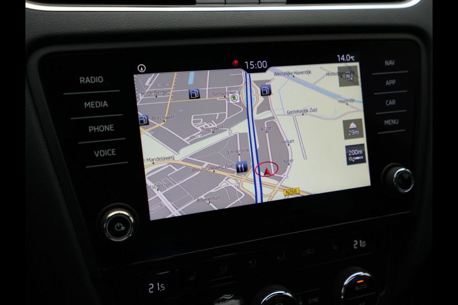 Škoda Octavia Combi 1.5 TSI 150pk DSG Greentech Business Edition Panorama Trekhaak Stoelverwarming Carplay 189 Škoda Octavia Combi 1.5 TSI 150pk DSG Greentech Business Edition Panorama Trekhaak Stoelverwarming Carplay 189