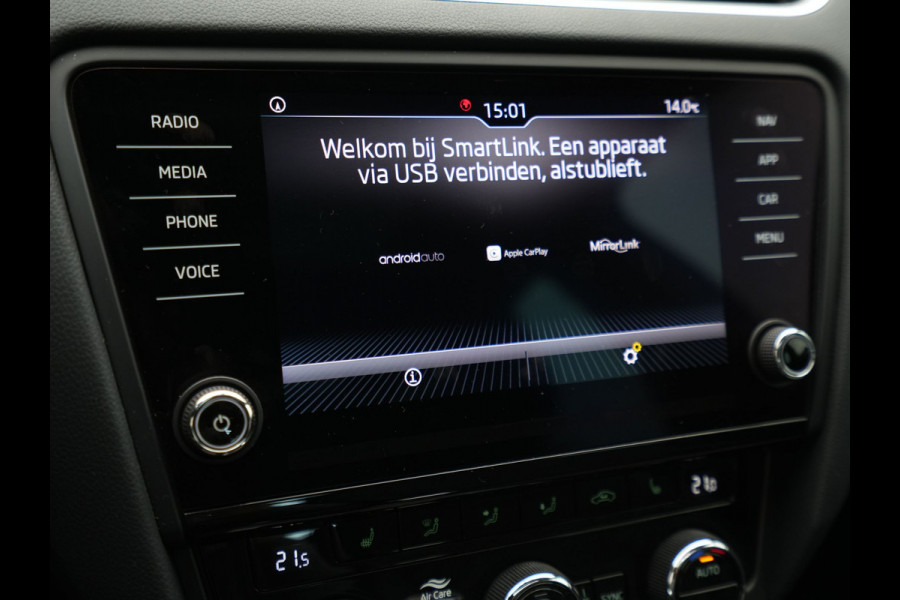 Škoda Octavia Combi 1.5 TSI 150pk DSG Greentech Business Edition Panorama Trekhaak Stoelverwarming Carplay 189 Škoda Octavia Combi 1.5 TSI 150pk DSG Greentech Business Edition Panorama Trekhaak Stoelverwarming Carplay 189