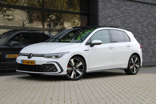 Volkswagen Golf 2.0 TDI GTD | PANO | DODE HOEK | SFEERVERLICHTING | CAMERA | STOELVERW | CARPLAY |