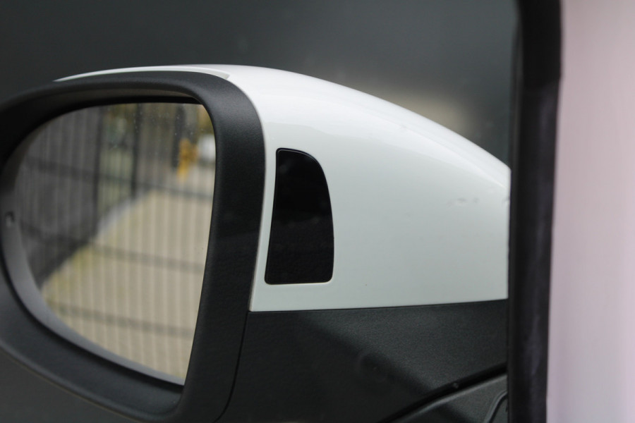 Volkswagen Golf 2.0 TDI GTD | PANO | DODE HOEK | SFEERVERLICHTING | CAMERA | STOELVERW | CARPLAY |