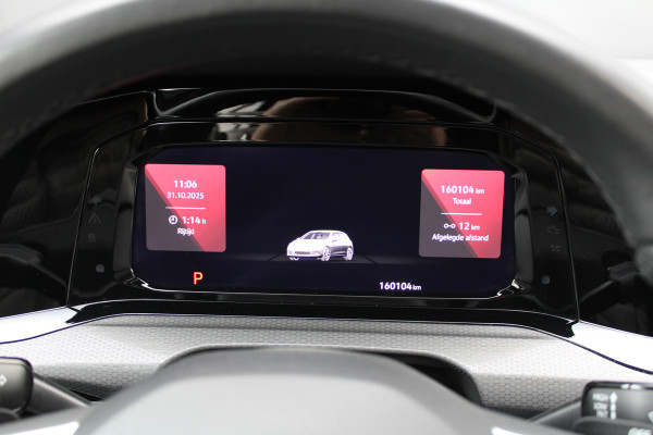 Volkswagen Golf 2.0 TDI GTD | PANO | DODE HOEK | SFEERVERLICHTING | CAMERA | STOELVERW | CARPLAY |