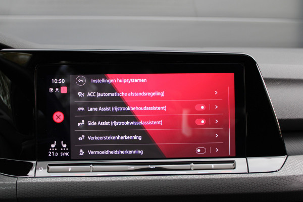 Volkswagen Golf 2.0 TDI GTD | PANO | DODE HOEK | SFEERVERLICHTING | CAMERA | STOELVERW | CARPLAY |