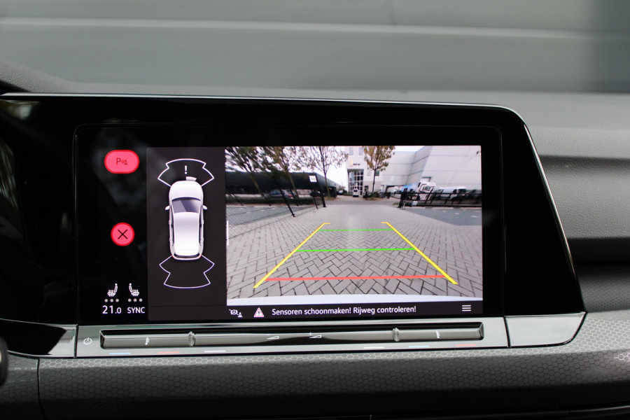 Volkswagen Golf 2.0 TDI GTD | PANO | DODE HOEK | SFEERVERLICHTING | CAMERA | STOELVERW | CARPLAY |