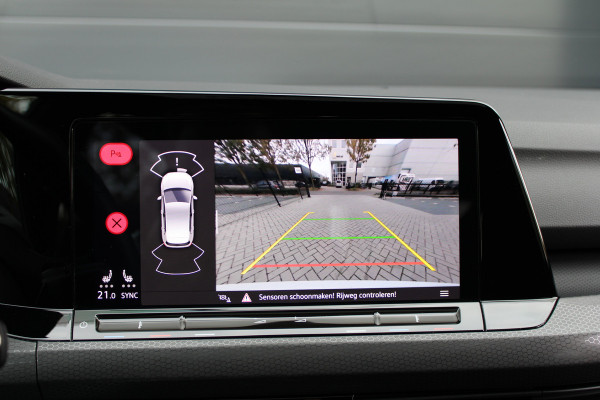 Volkswagen Golf 2.0 TDI GTD | PANO | DODE HOEK | SFEERVERLICHTING | CAMERA | STOELVERW | CARPLAY |