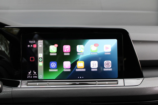 Volkswagen Golf 2.0 TDI GTD | PANO | DODE HOEK | SFEERVERLICHTING | CAMERA | STOELVERW | CARPLAY |