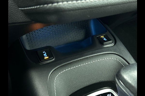 Toyota Corolla Touring Sports 2.0 Hybrid 184 pk Aut. Trek Navigatie Apple Carplay/Android Auto Camera Adaptive Cruise Control Stoelverwarming Virtual Cockpit Lichtmetalen velgen Climate Control Getinte ramen