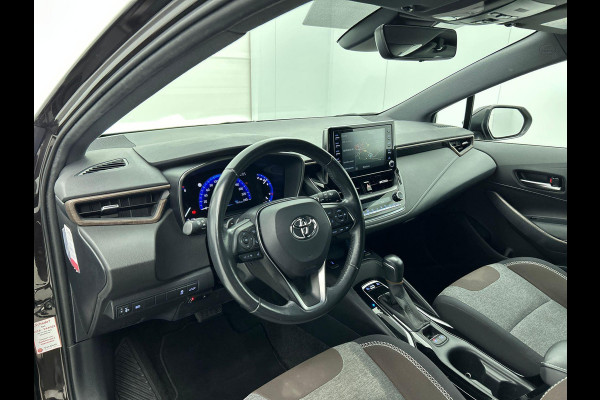 Toyota Corolla Touring Sports 2.0 Hybrid 184 pk Aut. Trek Navigatie Apple Carplay/Android Auto Camera Adaptive Cruise Control Stoelverwarming Virtual Cockpit Lichtmetalen velgen Climate Control Getinte ramen