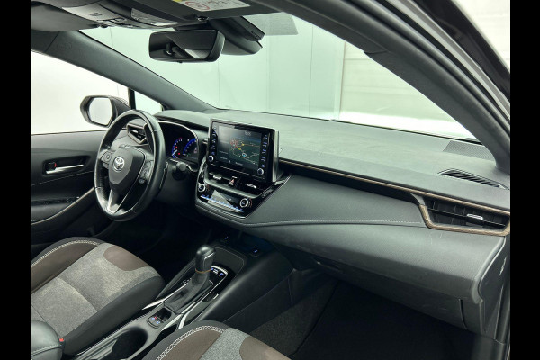Toyota Corolla Touring Sports 2.0 Hybrid 184 pk Aut. Trek Navigatie Apple Carplay/Android Auto Camera Adaptive Cruise Control Stoelverwarming Virtual Cockpit Lichtmetalen velgen Climate Control Getinte ramen