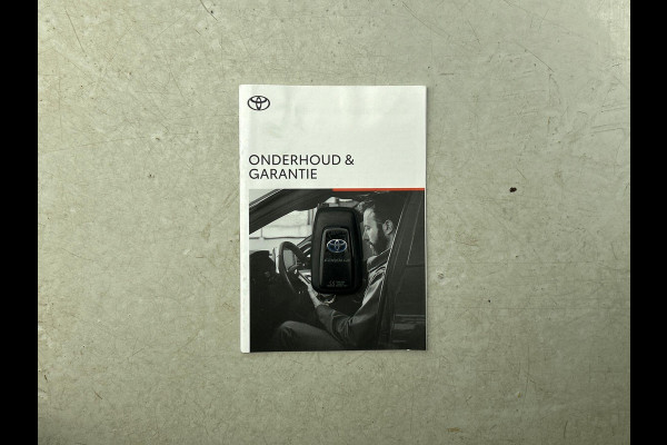 Toyota Corolla Touring Sports 2.0 Hybrid 184 pk Aut. Trek Navigatie Apple Carplay/Android Auto Camera Adaptive Cruise Control Stoelverwarming Virtual Cockpit Lichtmetalen velgen Climate Control Getinte ramen