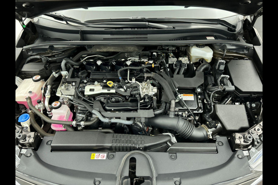 Toyota Corolla Touring Sports 2.0 Hybrid 184 pk Aut. Trek Navigatie Apple Carplay/Android Auto Camera Adaptive Cruise Control Stoelverwarming Virtual Cockpit Lichtmetalen velgen Climate Control Getinte ramen