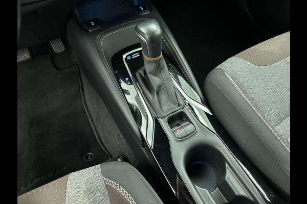 Toyota Corolla Touring Sports 2.0 Hybrid 184 pk Aut. Trek Navigatie Apple Carplay/Android Auto Camera Adaptive Cruise Control Stoelverwarming Virtual Cockpit Lichtmetalen velgen Climate Control Getinte ramen