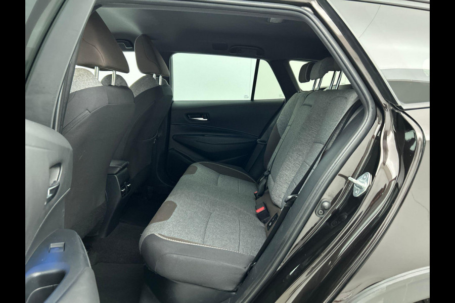 Toyota Corolla Touring Sports 2.0 Hybrid 184 pk Aut. Trek Navigatie Apple Carplay/Android Auto Camera Adaptive Cruise Control Stoelverwarming Virtual Cockpit Lichtmetalen velgen Climate Control Getinte ramen