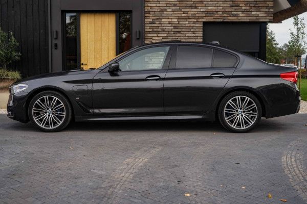 BMW 5 Serie 530e M Sport Pano/360/trkhk/Harman/Shadow