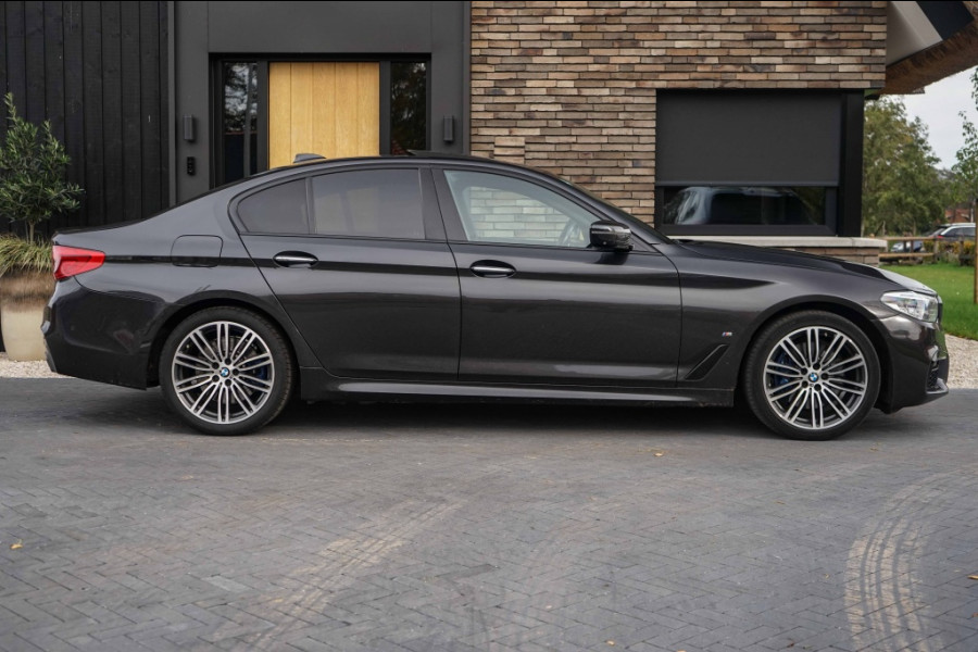 BMW 5 Serie 530e M Sport Pano/360/trkhk/Harman/Shadow