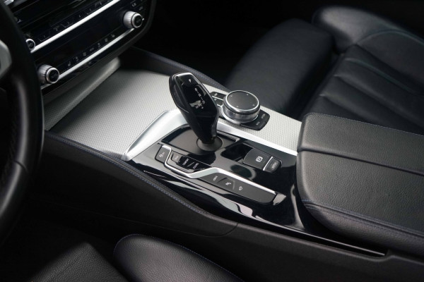 BMW 5 Serie 530e M Sport Pano/360/trkhk/Harman/Shadow