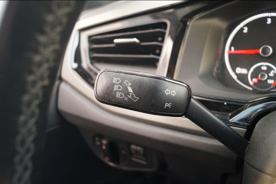 Volkswagen Polo 1.6 TDI Comfortline Executive -NAVI-PDC-ACC-CARPLAY-