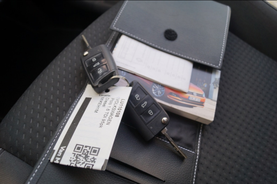 Volkswagen Polo 1.6 TDI Comfortline Executive -NAVI-PDC-ACC-CARPLAY-