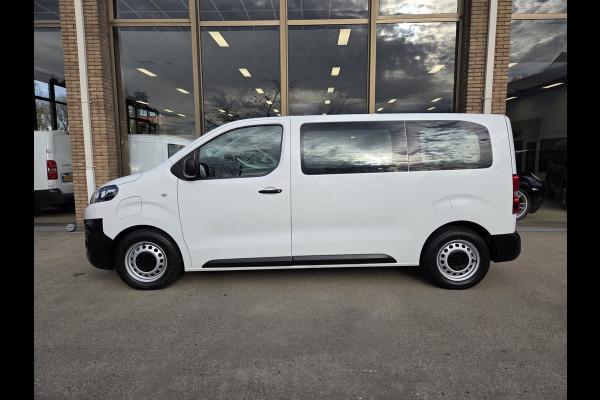 Peugeot e-Expert / Citroen e-Jumpy 75kWh Business 9 Pers. Airco Cruisecontrol Prijs incl. BTW €32.368,- Peugeot e-Expert / Citroen e-Jumpy 75kWh Business 9 Pers. Airco Cruisecontrol Prijs incl. BTW €32.368,-