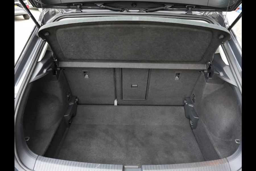 Volkswagen T-Roc 1.0 TSI Style | Navigatie | Adaptive Cruise | PDC | Android/Apple Carplay